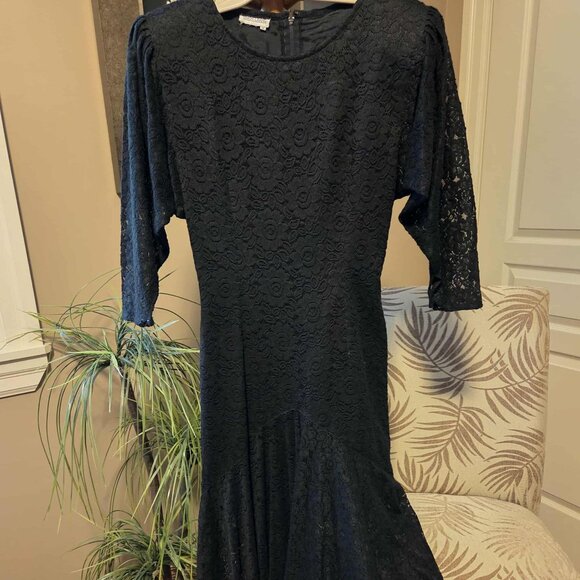 Vintage Simon Chang - Lace High-Low Dress - Picture 10 of 14